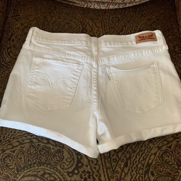 Levi’s Juniors White Shorts - Picture 3 of 4